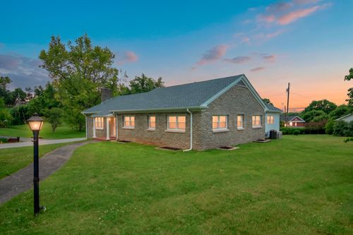 16 Manor Dr, Winchester, KY, 40391-2350 | Card Image