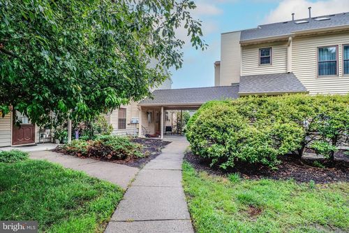 707 Ivy Ct, Jackson, NJ, 08527-4101 | Card Image