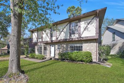 33 Lancelot Lane, House other with 4 bedrooms, 2 bathrooms and null parking in Conroe TX | Image 3