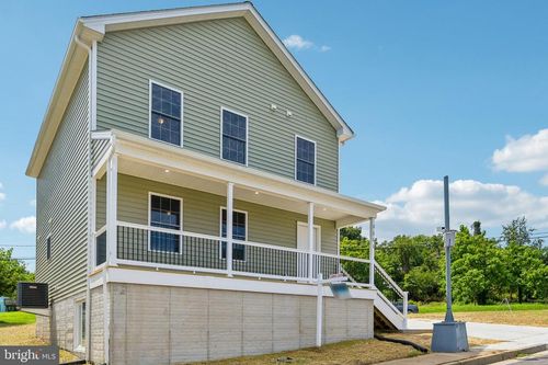 3251 Magnolia Ave, Halethorpe, MD, 21227-2130 | Card Image