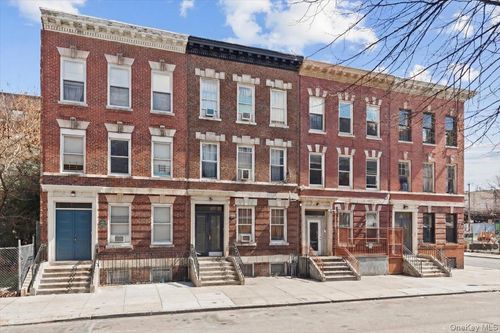 94 Elliott Ave, Yonkers, NY, 10705-2132 | Card Image