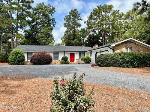 1425 Monticello Dr, Pinehurst, NC, 28374-8716 | Card Image