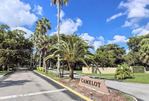 3-13993 Sw 94th Circle Ln, Miami, FL, 33186-7824 | Card Image