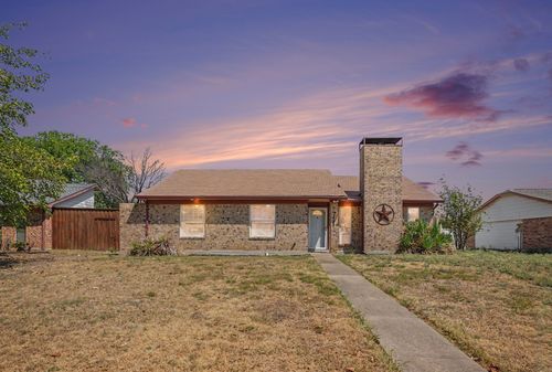 711 Valley Hill Rd, Duncanville, TX, 75137-4152 | Card Image