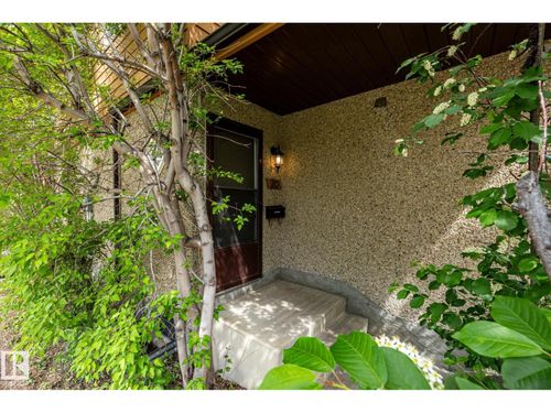 20-3812 20 Ave Nw, Edmonton, AB, T6L4B2 | Card Image