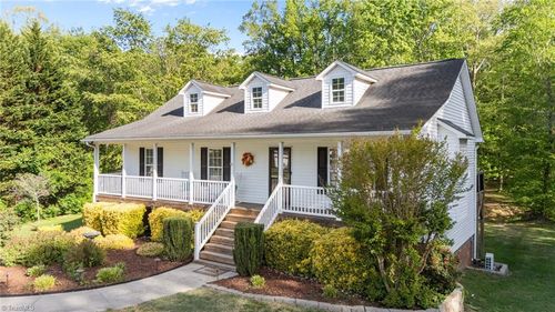 20 Collin Ln, Thomasville, NC, 27360-8649 | Card Image