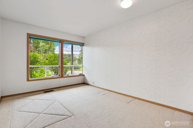 8840 Ne 24 Th St, House other with 5 bedrooms, 4 bathrooms and 3 parking in Clyde Hill WA | Image 31