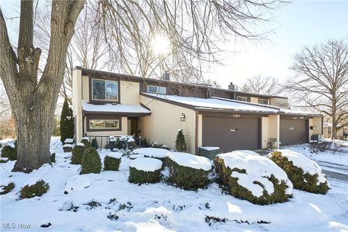 3384 S Smith Rd, Fairlawn, OH, 44333-3006 | Card Image