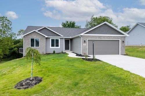 303 Renee Ave, Albion, IN, 46701-1662 | Card Image