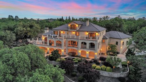 6890 Country Side Lane, Auburn, CA, 95602 | Card Image