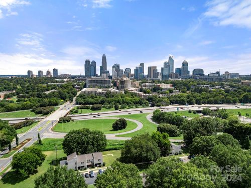 225 Flint St, Charlotte, NC, 28216-5512 | Card Image