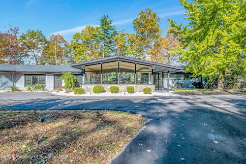 18 Wooded Ln, Dallas, PA, 18612-1661 | Card Image