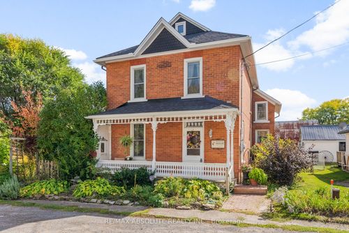 {{alt}} | Card Image