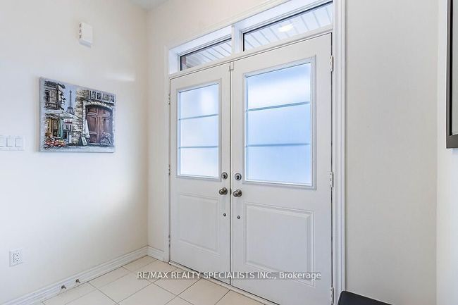 39 Adventura Rd, House attached with 4 bedrooms, 3 bathrooms and 1 parking in Brampton ON | Image 5