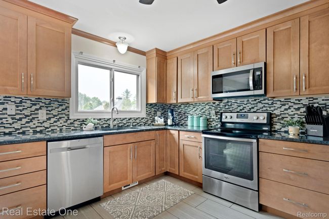 14-web-or-mls-438 Oakgrove Ct-14.jpg | Image 9