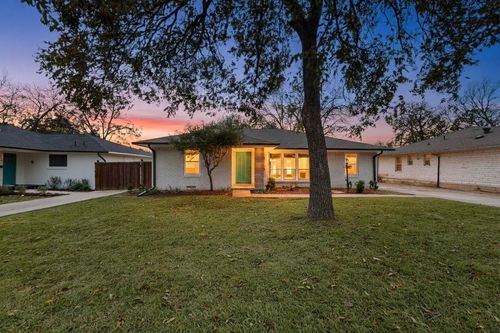 2812 San Medina Ave, Dallas, TX, 75228-3120 | Card Image