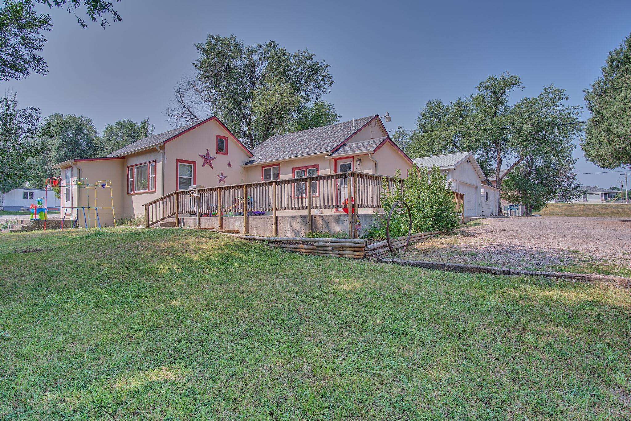20th St, Hot Springs, SD 57747