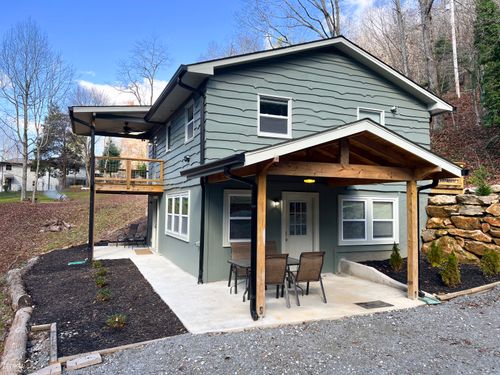 49 Briar Wood Ln, Scaly Mtn, NC, 28775-9552 | Card Image