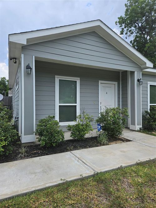 a-2704 Sam Wilson St, Houston, TX, 77020-2947 | Card Image