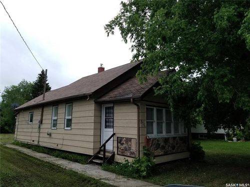 511 Nina St, Broadview, SK, S0G2S0 | Card Image