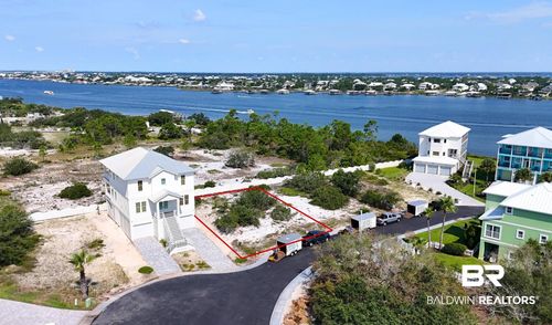 337 Gulfview Ln, Pensacola, FL, 32507-7839 | Card Image