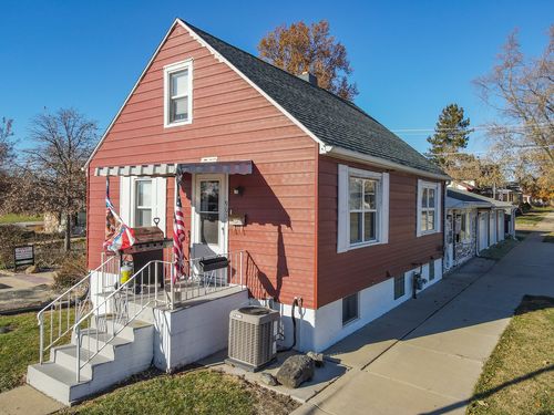 905 W Broadway St, Bradley, IL, 60915-2003 | Card Image