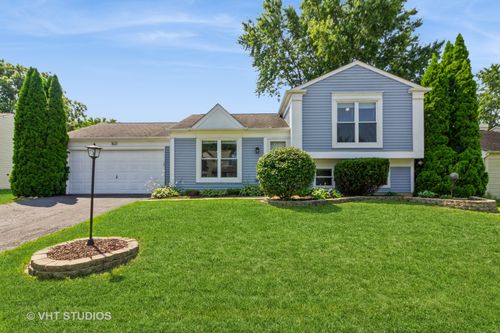 1621 Saint Andrews Cir, Elgin, IL, 60123-6813 | Card Image