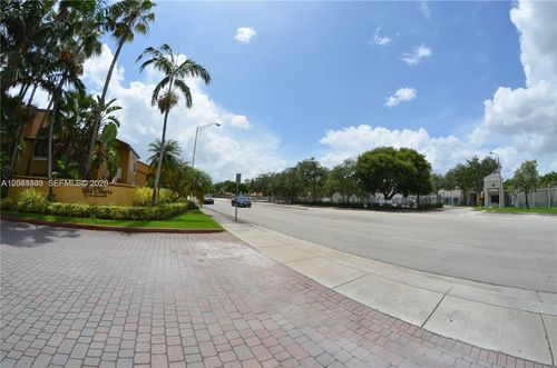 i-210-15630 Sw 80th St, Miami, FL, 33193-2675 | Card Image