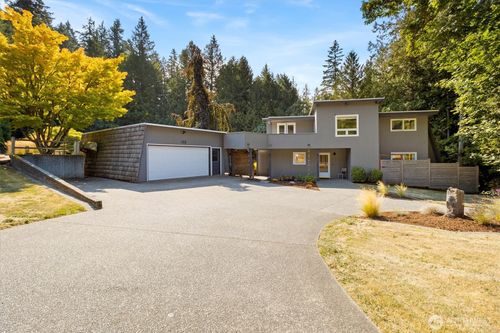 123 Hiline Rd, Bellingham, WA, 98229-8933 | Card Image