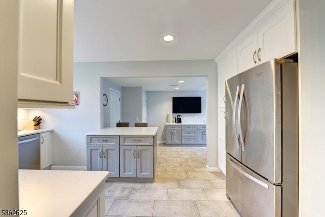 306 Boulevard, House other with 3 bedrooms, 2 bathrooms and null parking in Pompton Plains NJ | Image 14