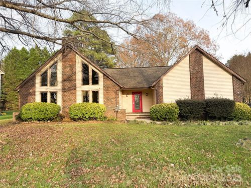 1704 Knightbridge Dr, Newton, NC, 28658-9305 | Card Image