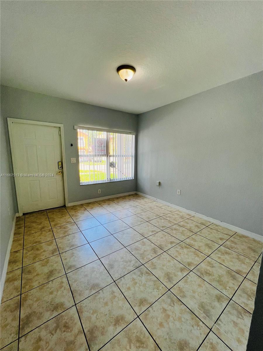 6th Ct, Homestead, FL 33034