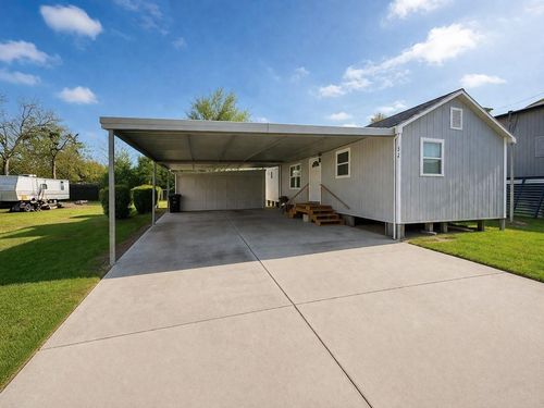 217 W Mulberry Ave, Wharton, TX, 77488-2123 | Card Image