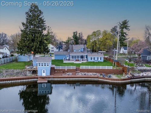304 Oak St, Linden, MI, 48451-8903 | Card Image