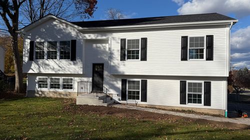 683 Pine St, Bristol, CT, 06010-6922 | Card Image