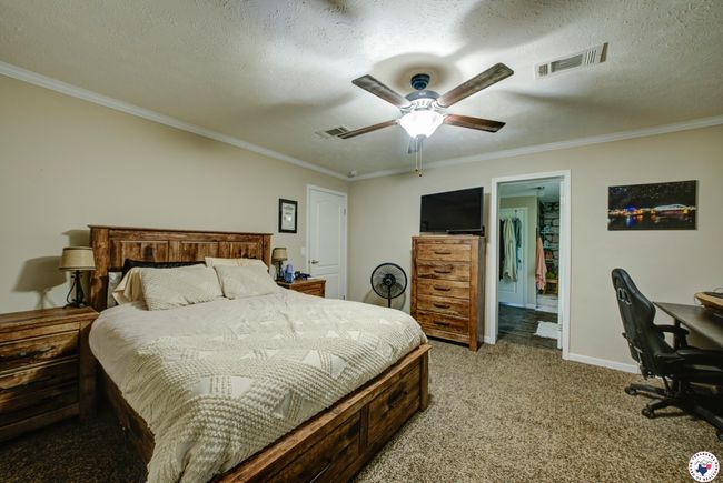 807 E 11 Th St, House other with 4 bedrooms, 2 bathrooms and null parking in Hooks TX | Image 22