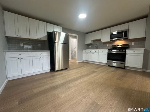 2-291 Maple Ave, Cheshire, CT, 06410-2558 | Card Image