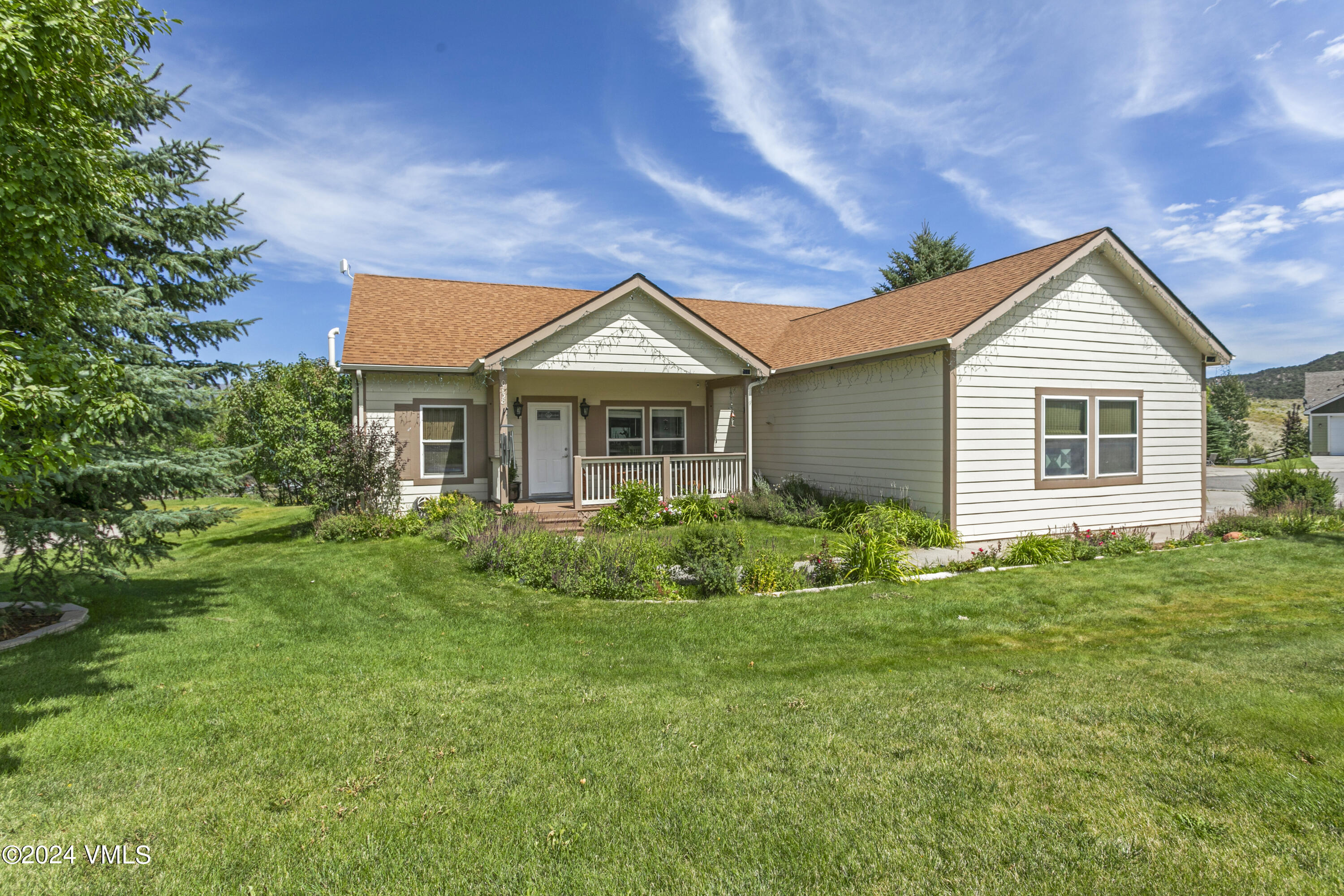 Cochise Dr, Gypsum, CO 81637