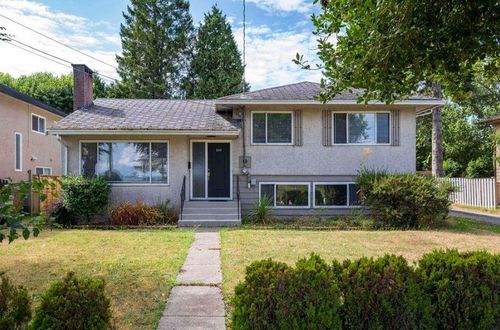 {{alt}} | Card Image