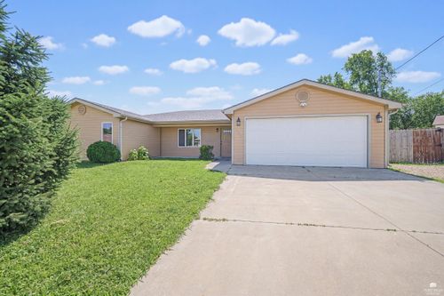 124 Allen Hill Dr, Ogden, KS, 66517-4008 | Card Image