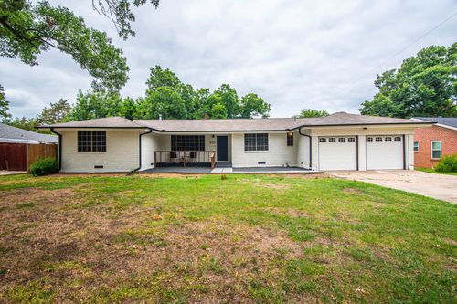 302 Circle Dr, Arlington, TX, 76010-1323 | Card Image