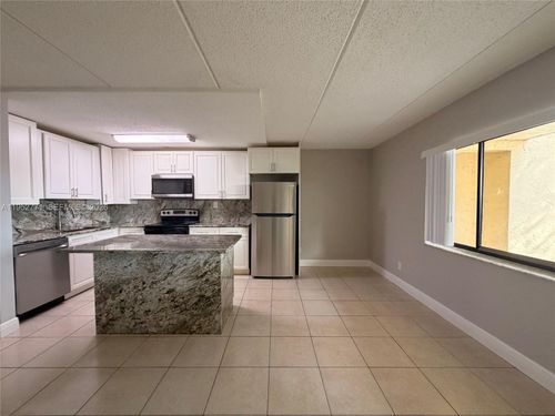 105-105 Meadows Cir, Boynton Beach, FL, 33436-8920 | Card Image