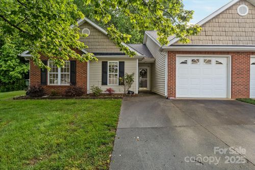 112 Dujon Ct, Mount Holly, NC, 28120-2355 | Card Image