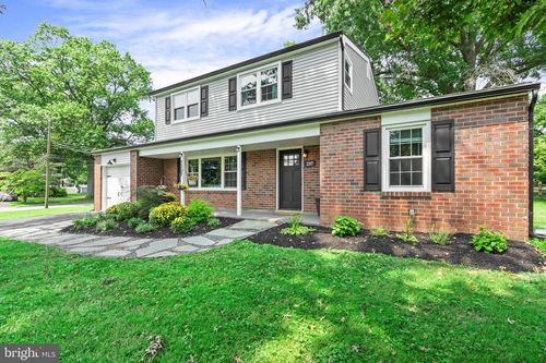 2207 Old Arch Rd, NORRISTOWN, PA, 19401-2047 | Card Image