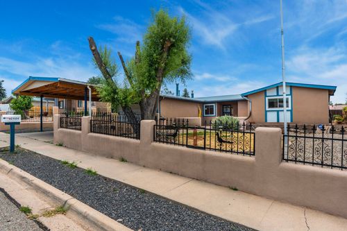2404 Calle Loma Bonita, Santa Fe, NM, 87507-5384 | Card Image
