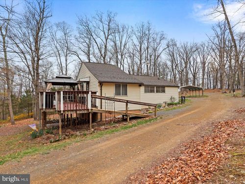 76 Schaeffer Hill Dr, PAW PAW, WV, 25434-3071 | Card Image