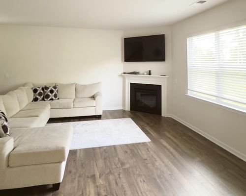 5577 Wellsley Dr, Boiling Springs, SC, 29316-8552 | Card Image