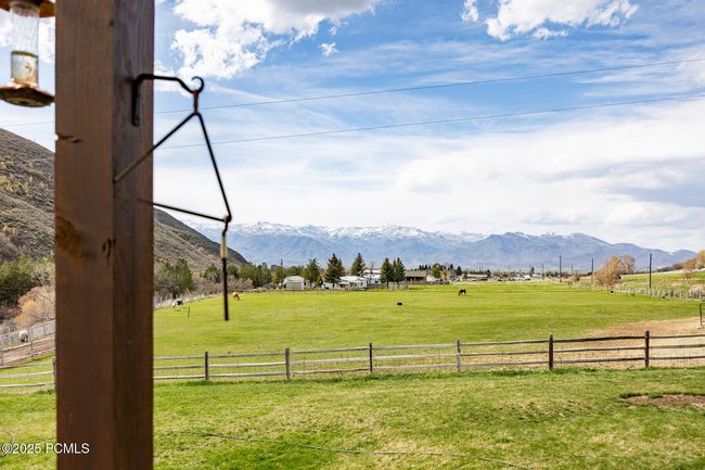 4611 S Cove Ln, Home with 3 bedrooms, 3 bathrooms and null parking in Daniel UT | Image 6
