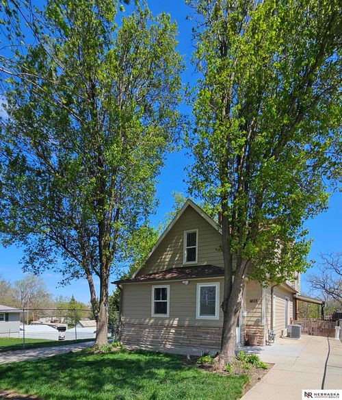 4515 S 17th St, Omaha, NE, 68107-2154 | Card Image