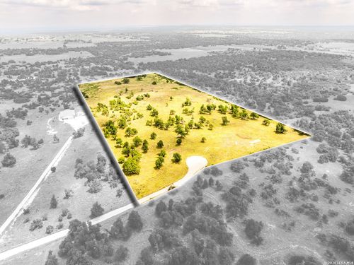 596 Ruger Road, Fredericksburg, TX, 78624 | Card Image